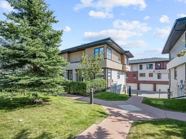 Townhouse for rent in Northwest, Alberta