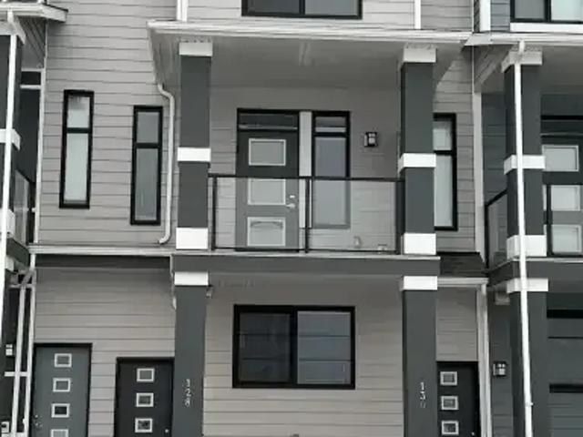 Townhouse for rent in Northwest, Alberta