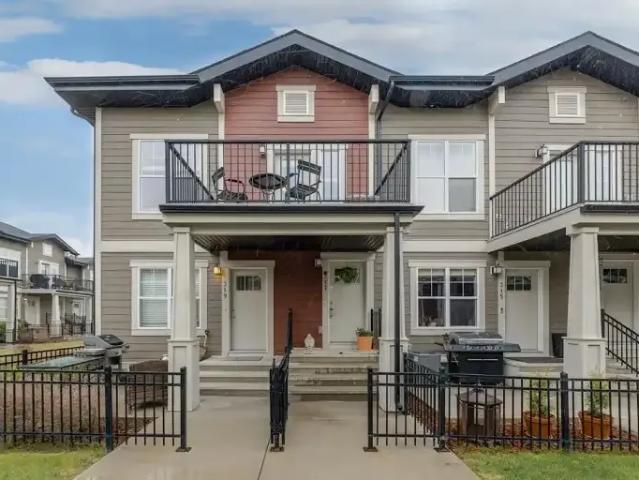 Townhouse for rent in Northwest, Alberta