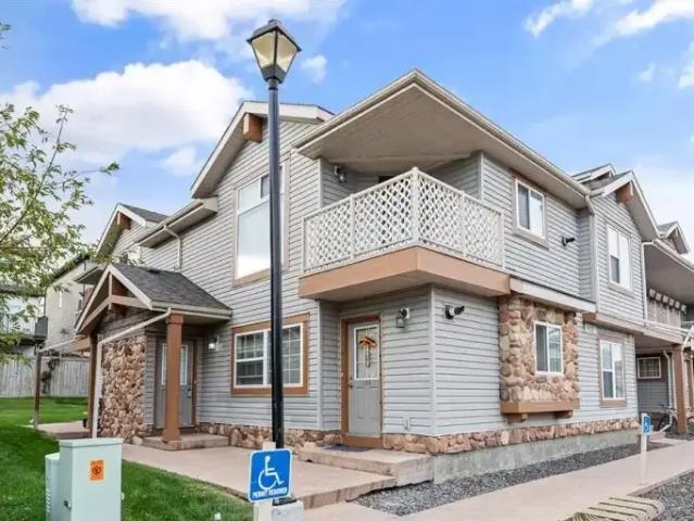 Townhouse for rent in Northwest, Alberta