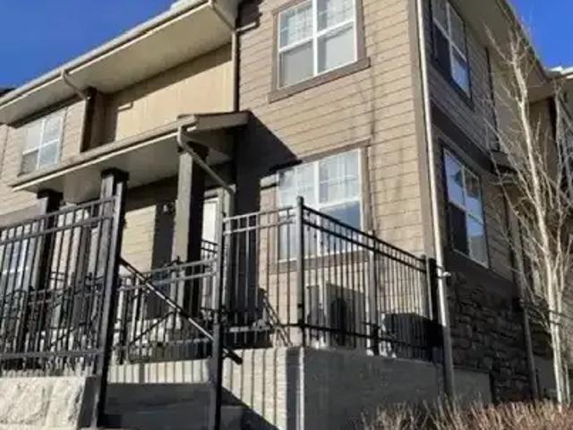 Townhouse for rent in Northwest, Alberta