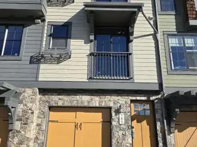 Townhouse for rent in Northwest, Alberta