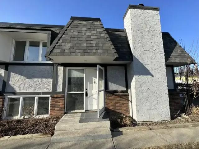 Townhouse for rent in Northwest, Alberta