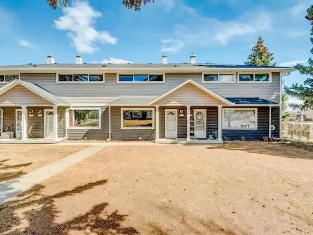 Townhouse for rent in Northwest, Alberta