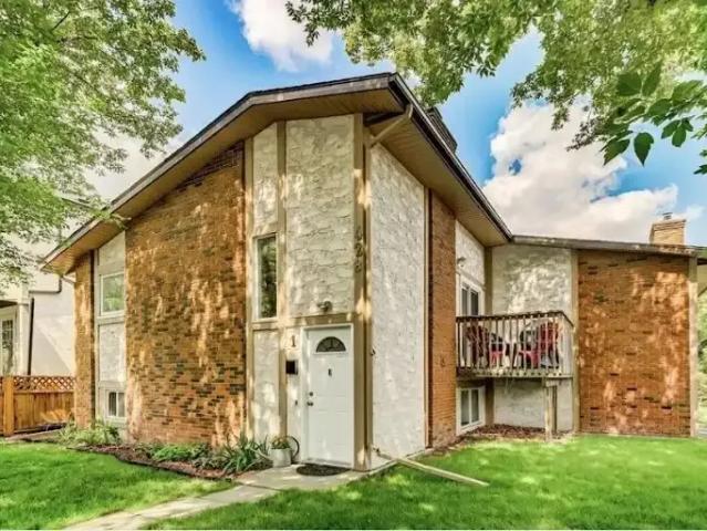 Townhouse for rent in Northwest, Alberta