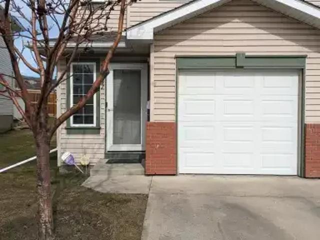 Townhouse for rent in Northwest, Alberta
