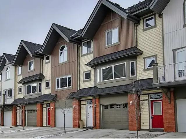 Townhouse for rent in Northwest, Alberta
