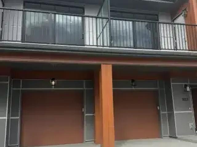 Townhouse for rent in Northwest, Alberta