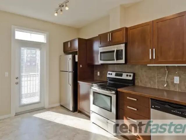 Townhouse for rent in Northwest, Alberta