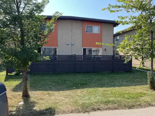 Townhouse for rent in Northwest, Alberta
