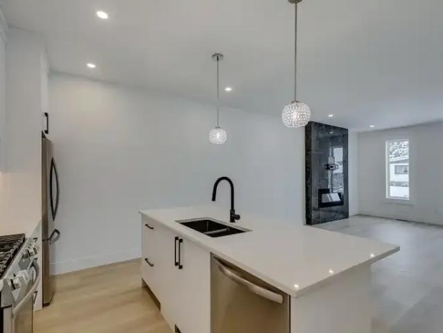Townhouse for rent in Mount Pleasant, Calgary