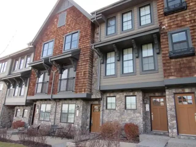 Townhouse for rent in Aspen Woods, Calgary