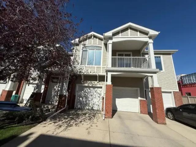 Townhouse for rent in Springside, Calgary