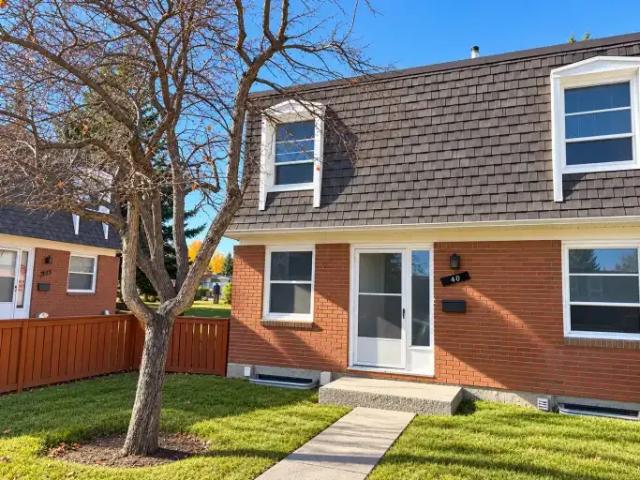 Townhouse for rent in Canyon Meadows, Calgary