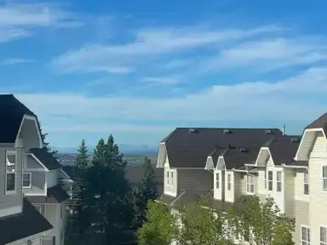 Townhouse for rent in Tuscany, Calgary