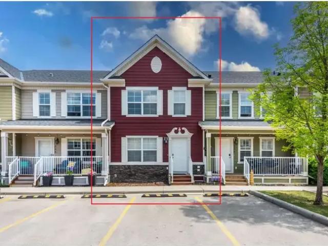 Townhouse for rent in Chestermere, Alberta