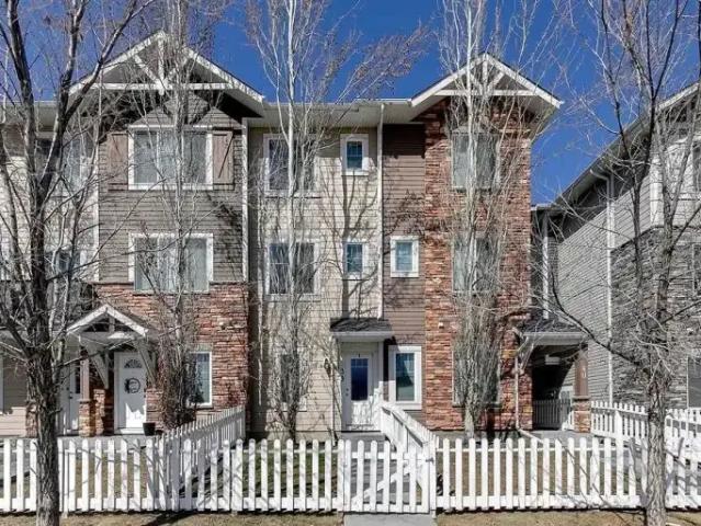 Townhouse for rent in Chestermere, Alberta