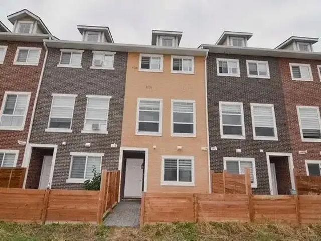 Townhouse for rent in Chestermere, Alberta