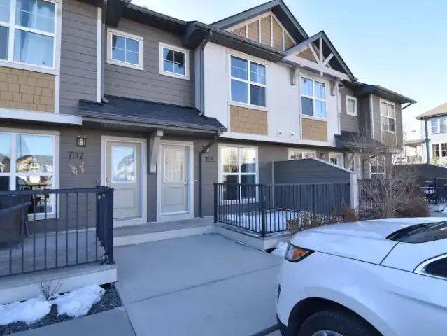 Townhouse for rent in Town of Cochrane, Alberta