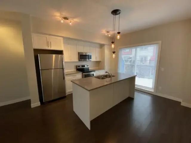 Townhouse for rent in Cochrane, Alberta