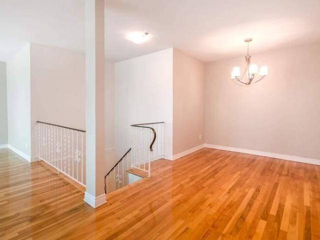 Townhouse for rent in Dorval, Quebec