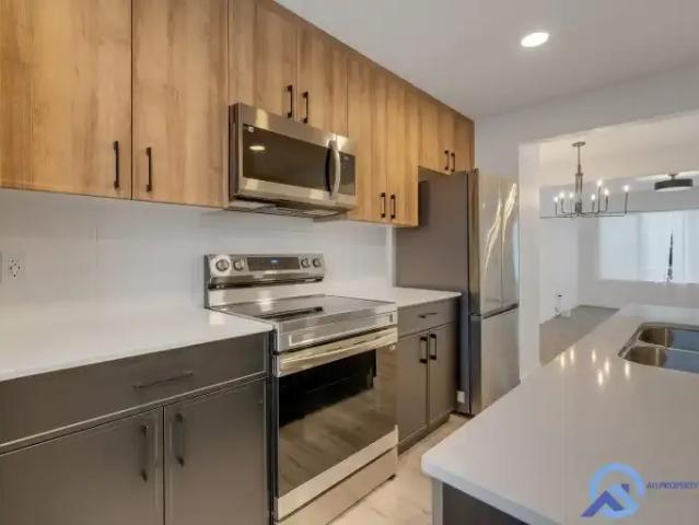 Townhouse for rent in Wedgewood, Alberta