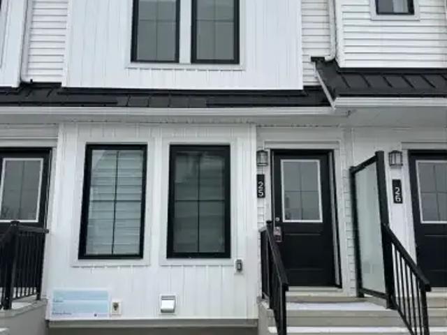 Townhouse for rent in Wedgewood, Alberta