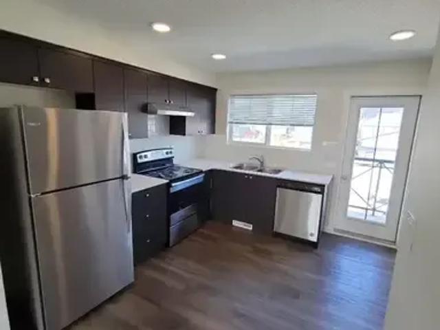Townhouse for rent in Wedgewood, Alberta