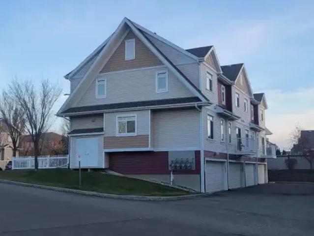 Townhouse for rent in Wedgewood, Alberta