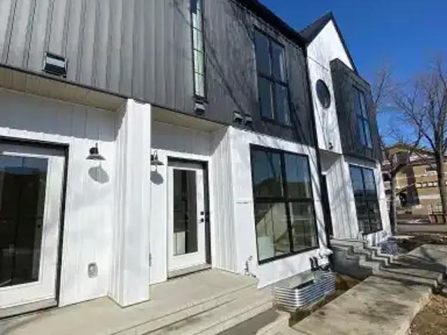 Townhouse for rent in Wedgewood, Alberta