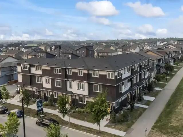 Townhouse for rent in Wedgewood, Alberta