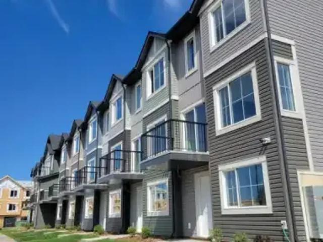 Townhouse for rent in Wedgewood, Alberta