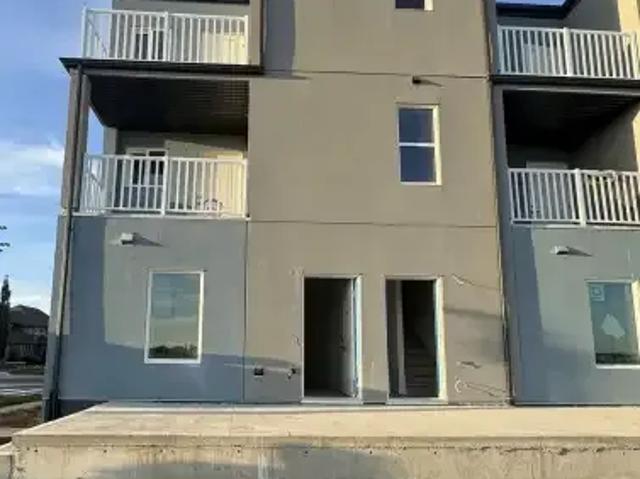 Townhouse for rent in Ambleside, Edmonton