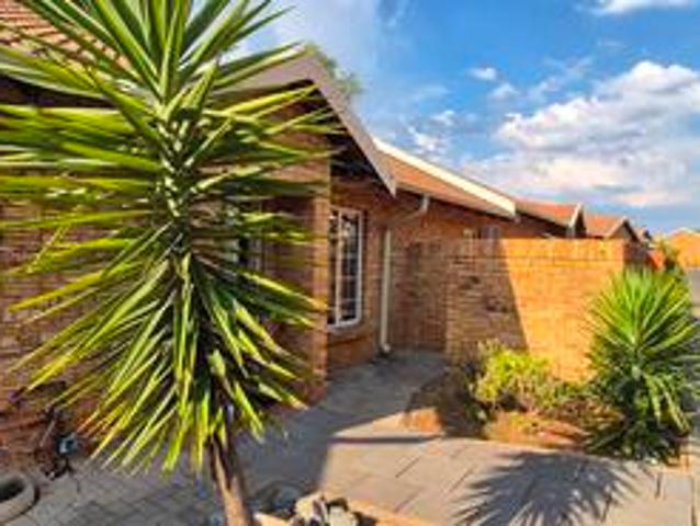 Townhouse for rent in Centurion, Gauteng