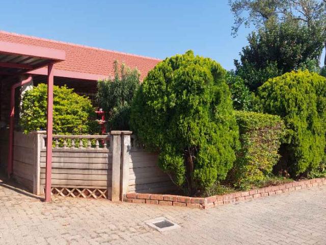 House for rent in Waterkloof, Gauteng