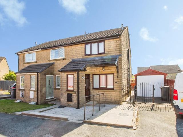House for sale in Illingworth, West Yorkshire
