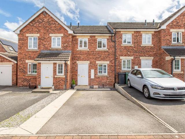 House for sale in Farnley, West Yorkshire