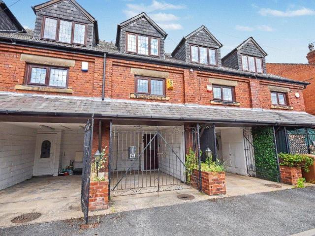 House for sale in Normanton and Altofts, Altofts
