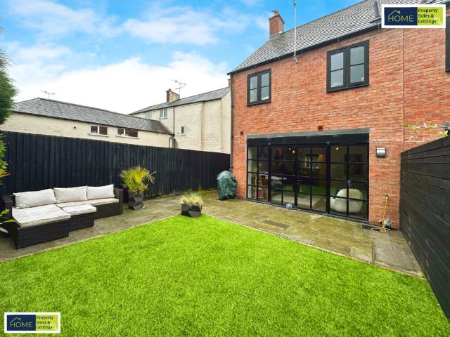 House for sale in Stanford On Avon, Leicestershire