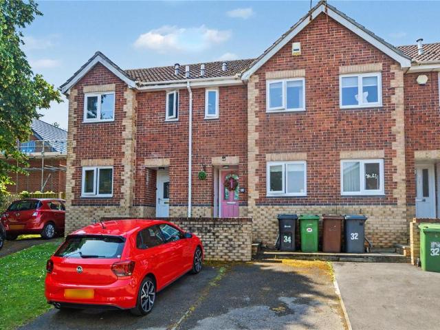 House for sale in Oulton, West Yorkshire