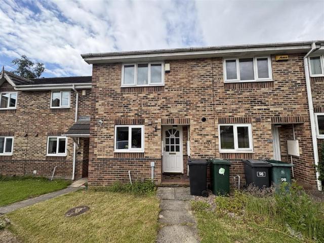 House for sale in Firthcliffe, West Yorkshire