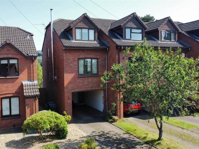 House for sale in Stourbridge, West Midlands