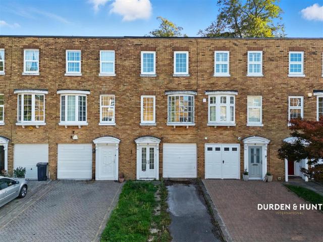 House for sale in Woodford Wells, Greater London