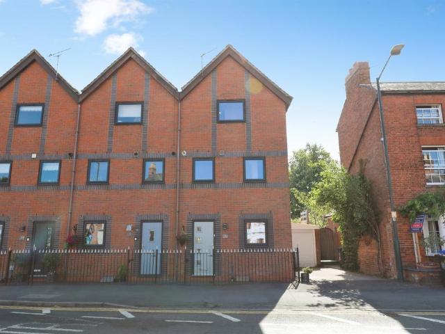 House for sale in Alderminster, Warwickshire