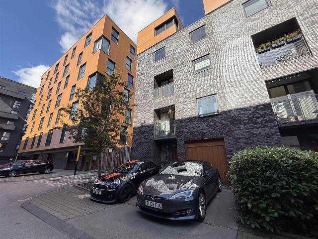 House for sale in Georgia, Greater Manchester