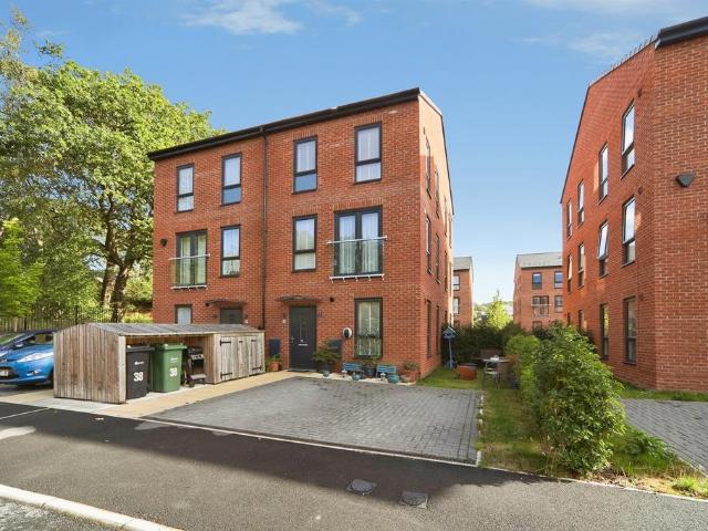 House for sale in West Yorkshire