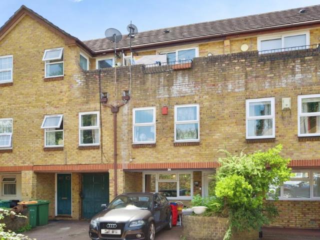 House for sale in Manor Park, Greater London