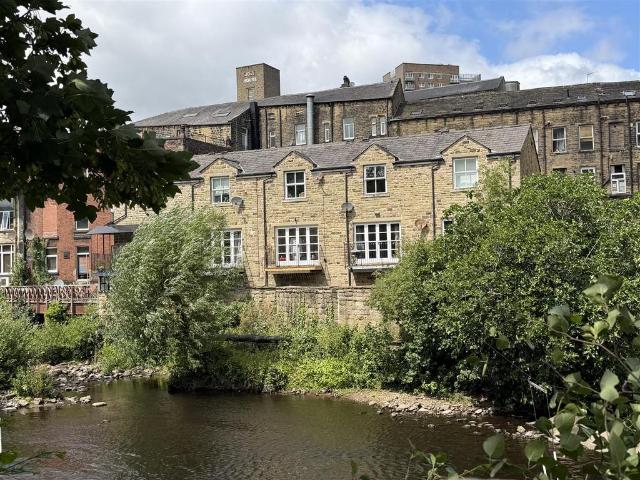 House for sale in Friendly, Sowerby Bridge