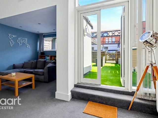 House for sale in Old Wharf, City Of Leicester
