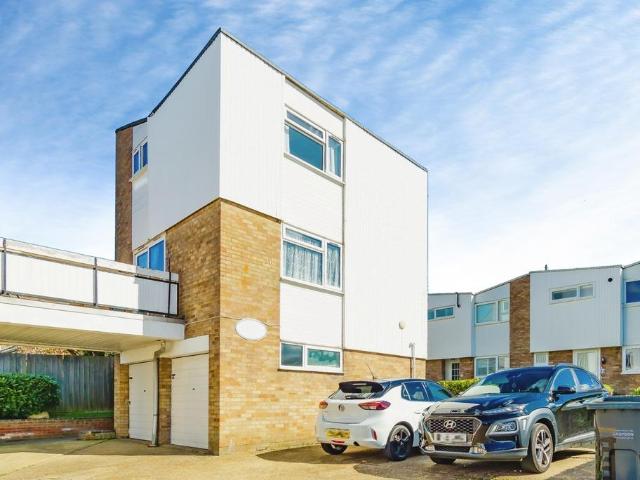 House for sale in London Borough of Croydon, Greater London